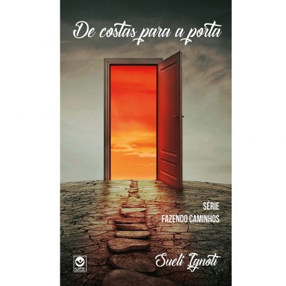 De costas para a  porta
